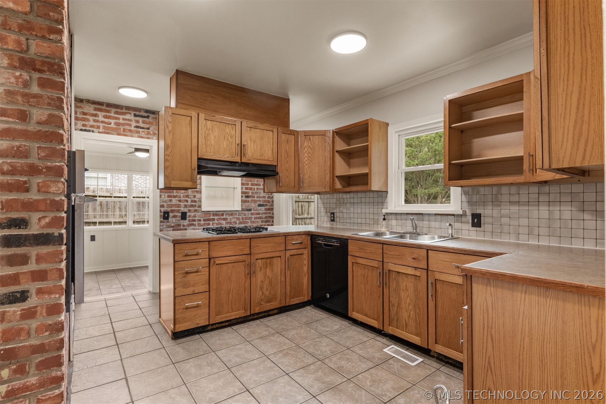 2433 Gary Place Tulsa OK 74114