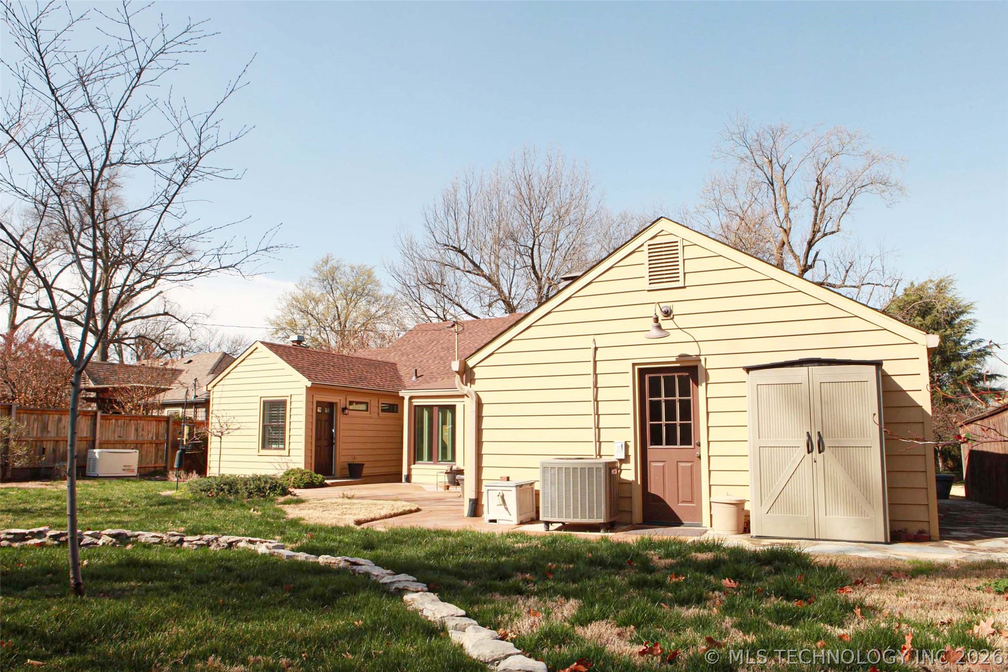 2325 S Columbia Place Tulsa OK 74114