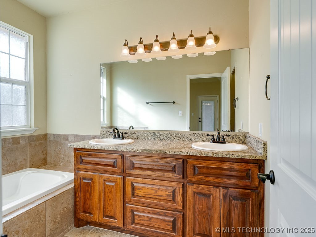 2819 Abbey Drive Ada OK 74820