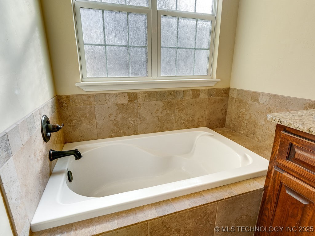 2819 Abbey Drive Ada OK 74820