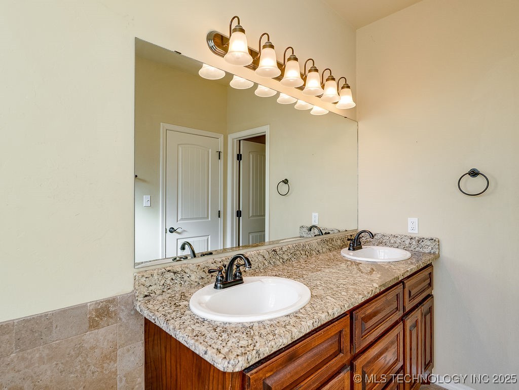 2819 Abbey Drive Ada OK 74820