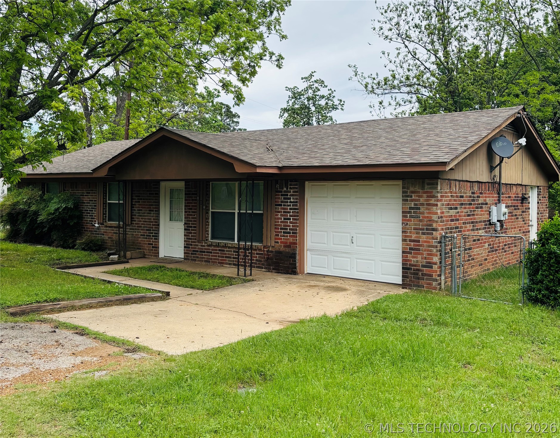 818 N J. Street Hugo OK 74743