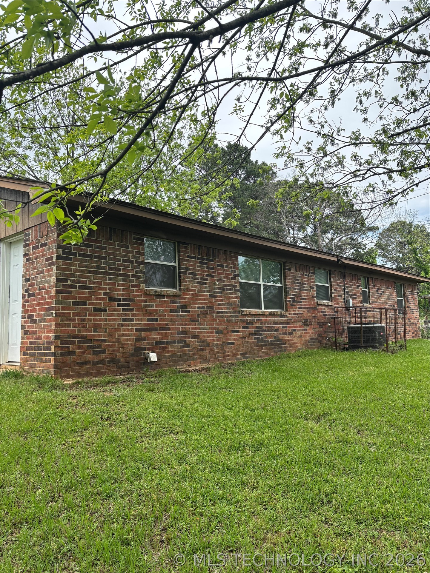 818 N J. Street Hugo OK 74743
