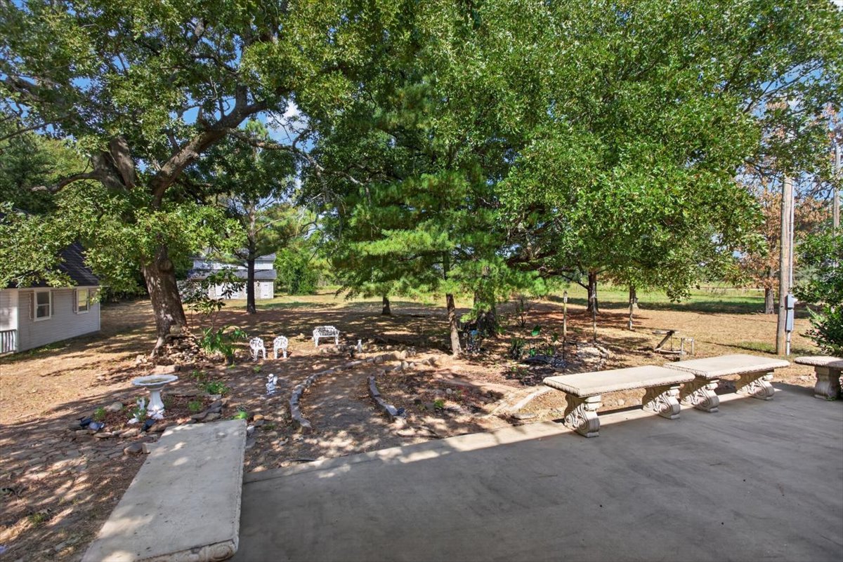 16607 Highway 83 Howe OK 74940