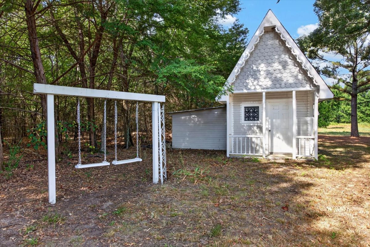 16607 Highway 83 Howe OK 74940