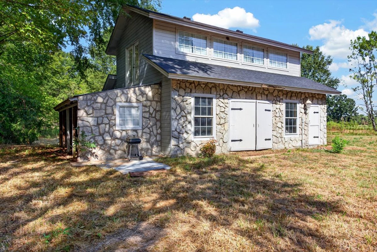 16607 Highway 83 Howe OK 74940