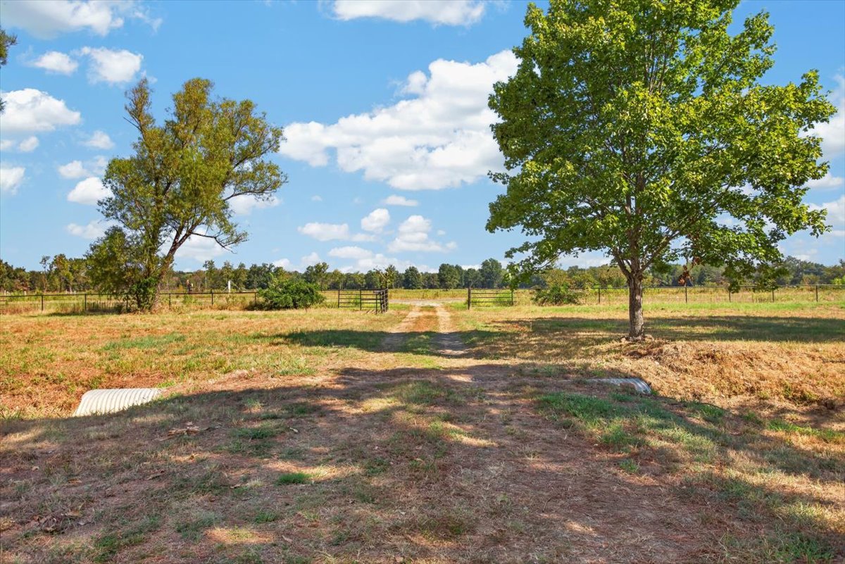 16607 Highway 83 Howe OK 74940