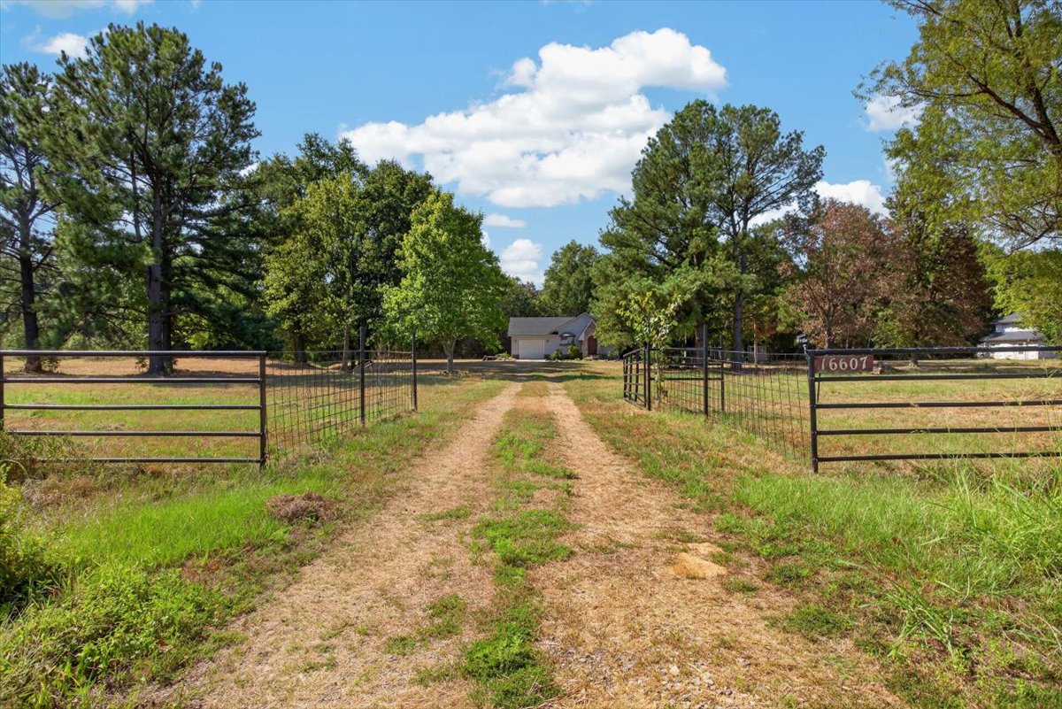 16607 Highway 83 Howe OK 74940