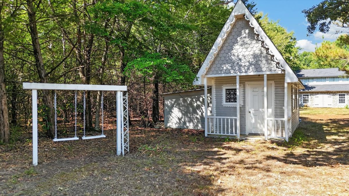 16607 Highway 83 Howe OK 74940