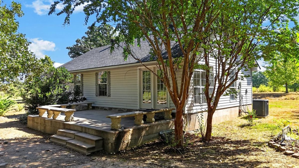 16607 Highway 83 Howe OK 74940