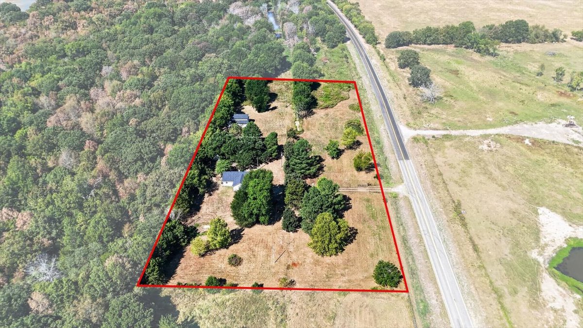 16607 Highway 83 Howe OK 74940