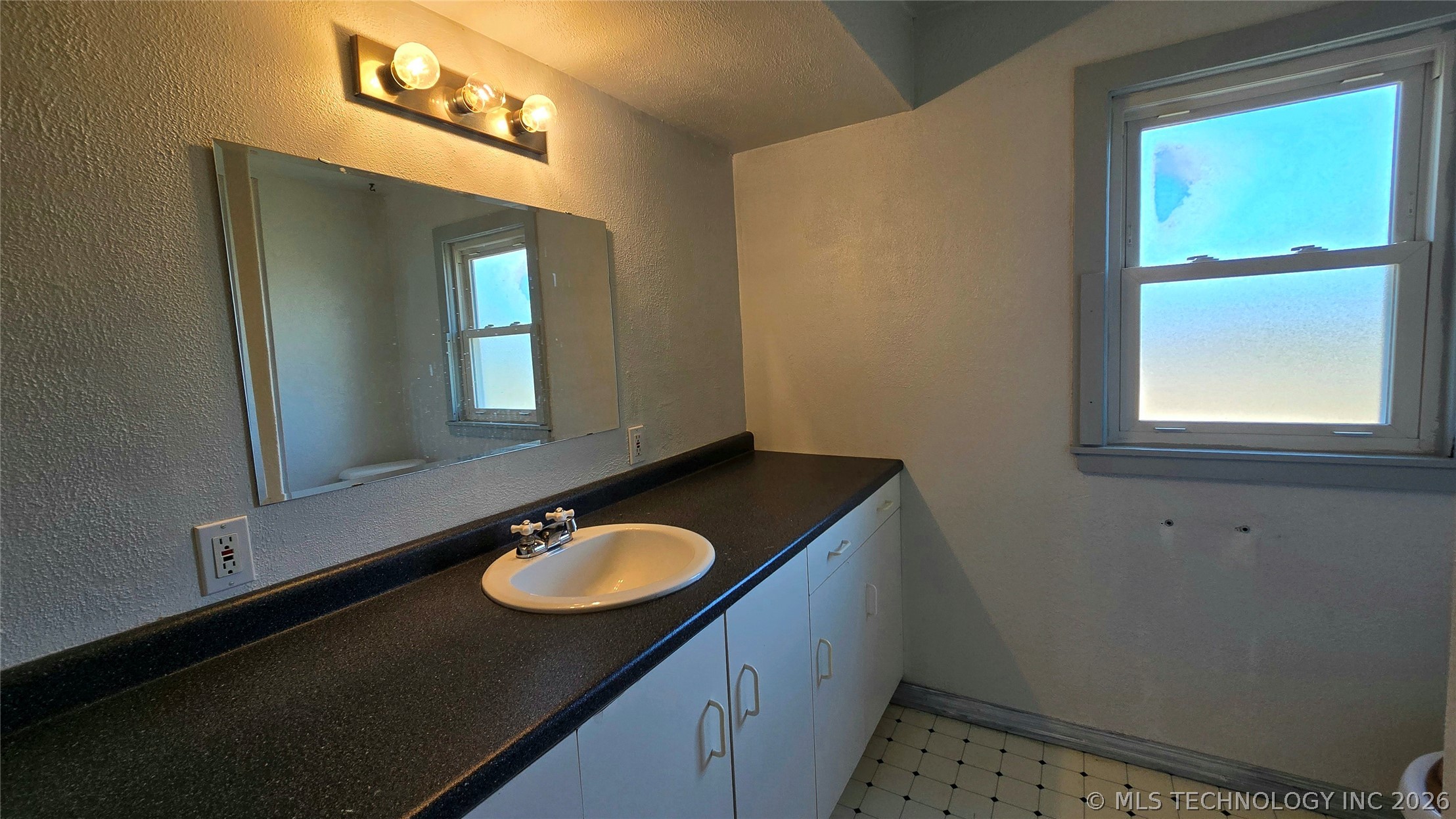 607 Sunset Strip Eufaula OK 74432
