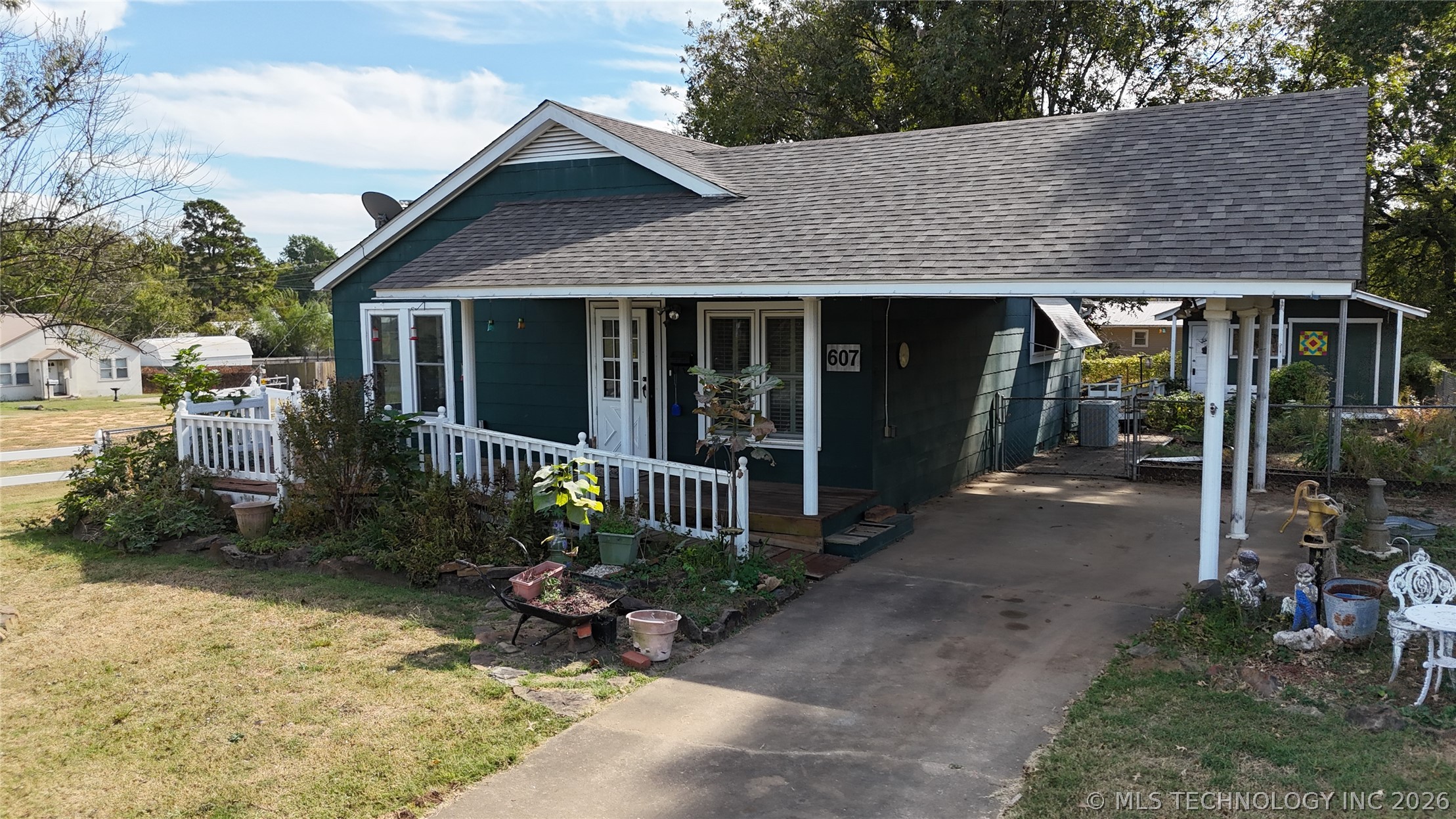 607 Sunset Strip Eufaula OK 74432