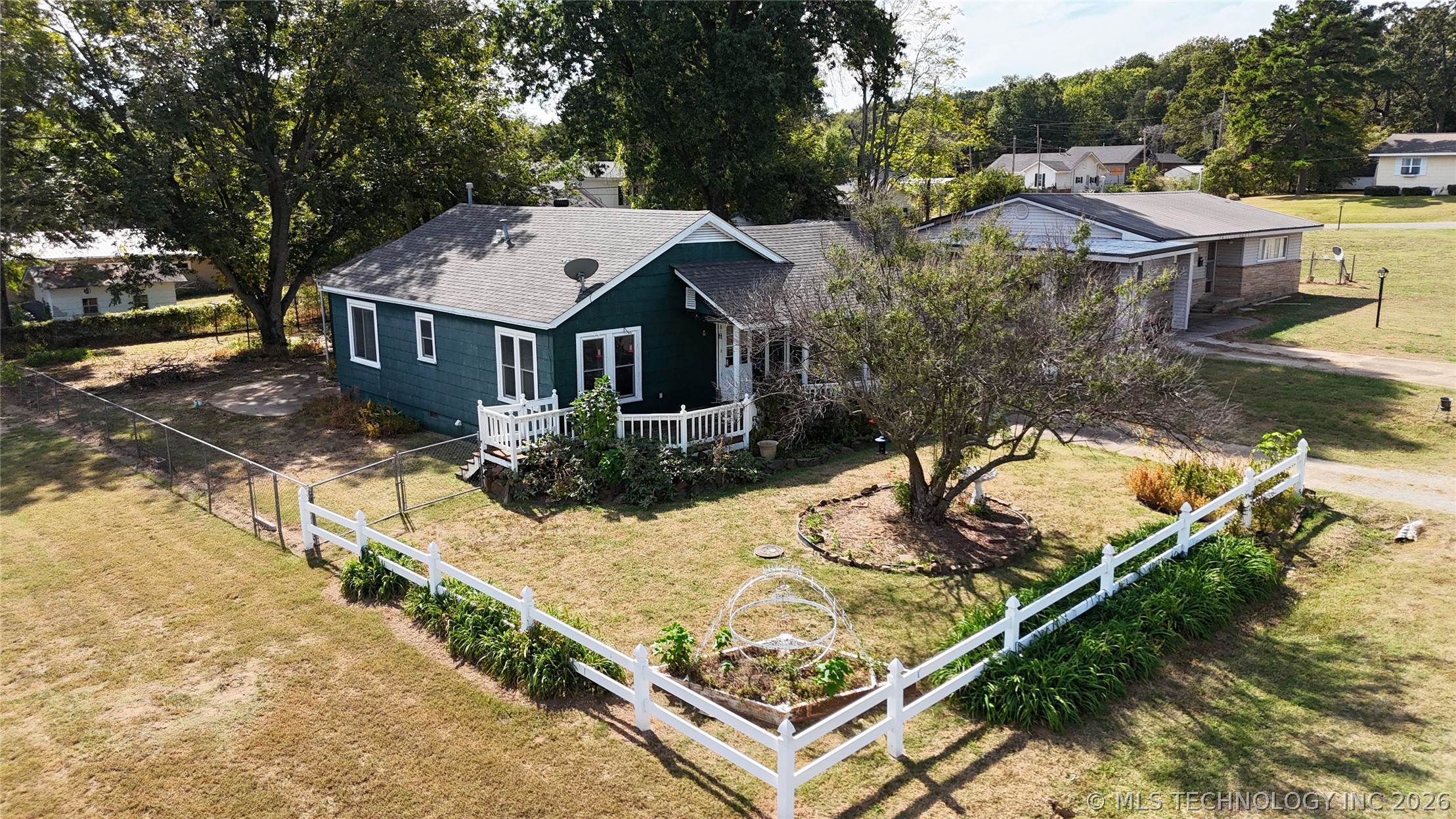 607 Sunset Strip Eufaula OK 74432