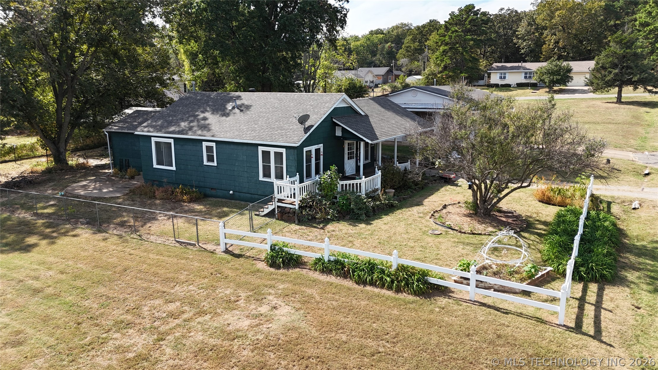 607 Sunset Strip Eufaula OK 74432