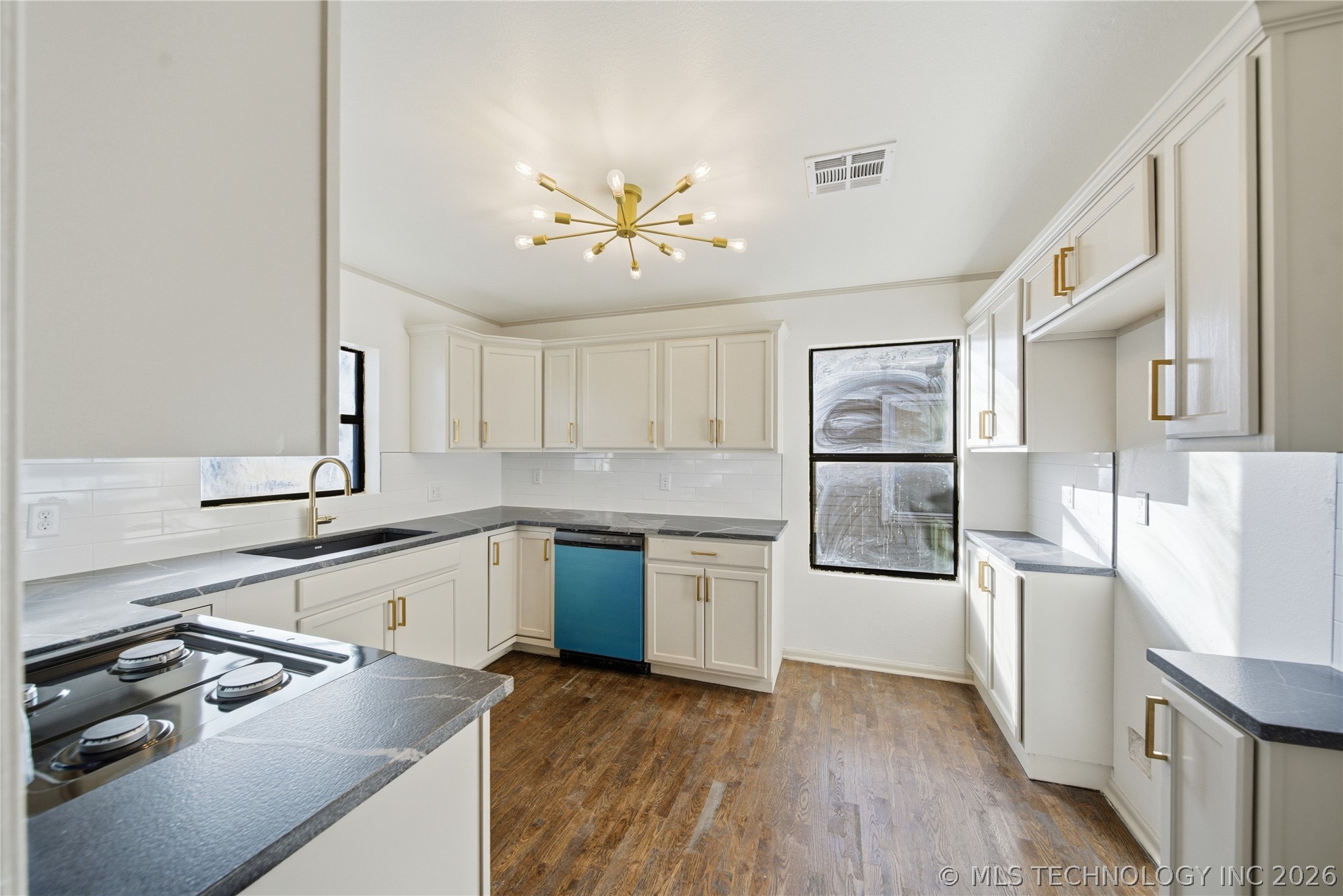 252 E 45th Place Tulsa OK 74105