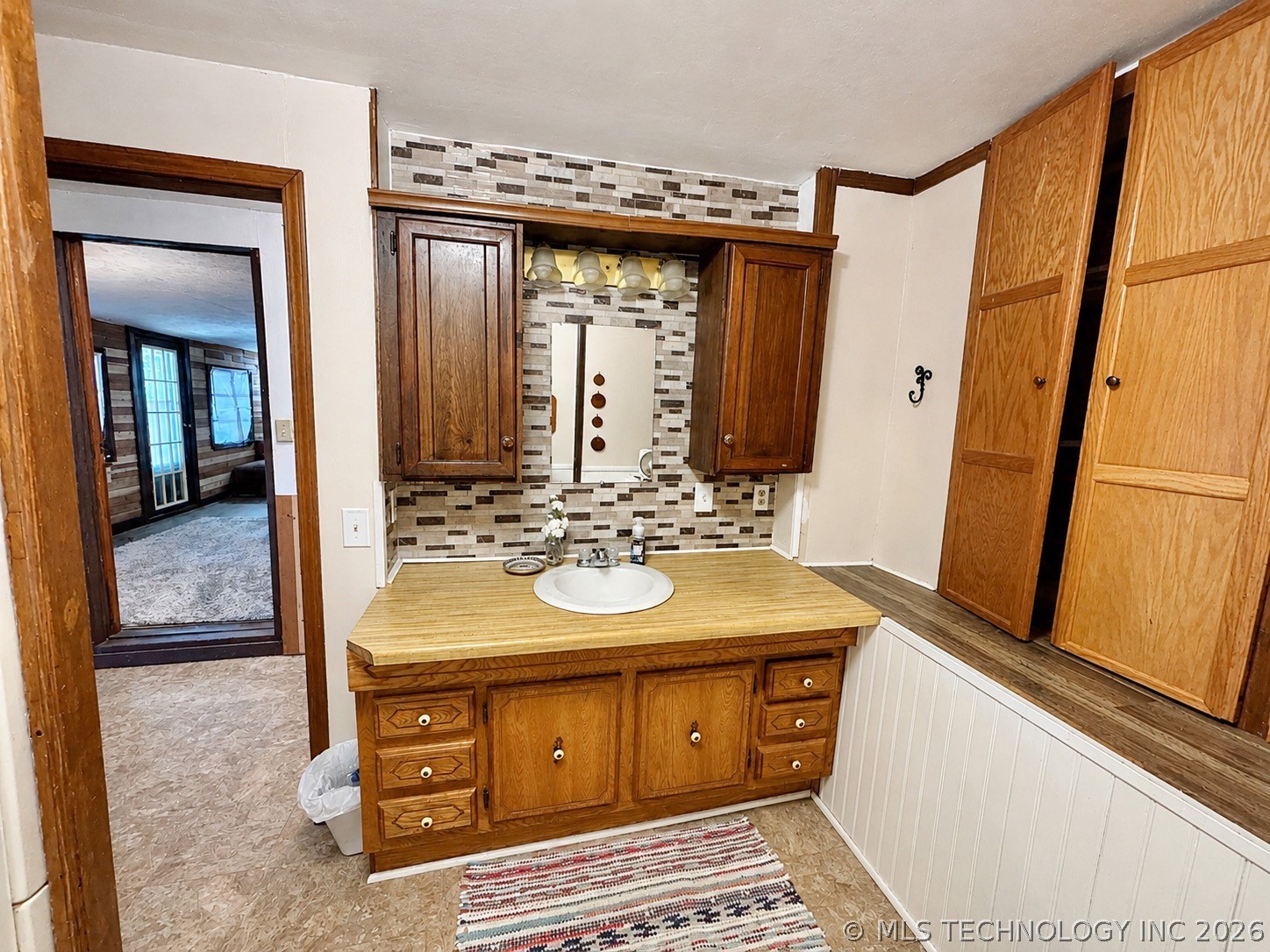 63730 E 240 Road Wyandotte OK 74370
