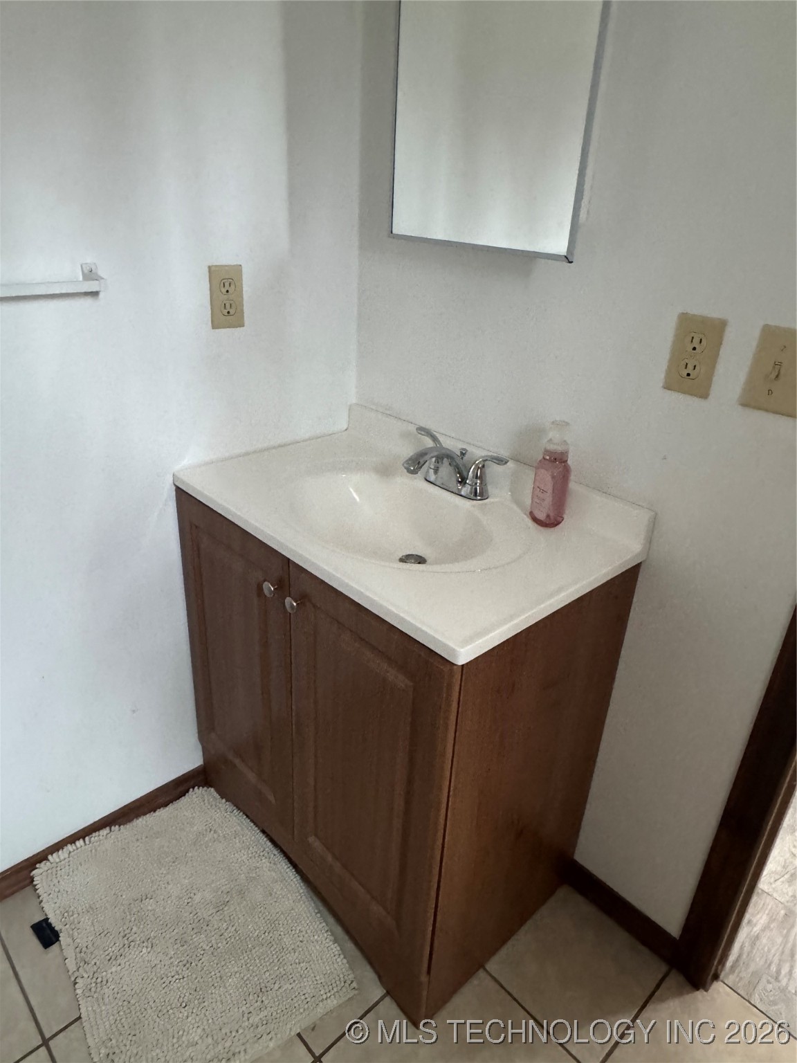 111 Hickory Cartwright OK 74731
