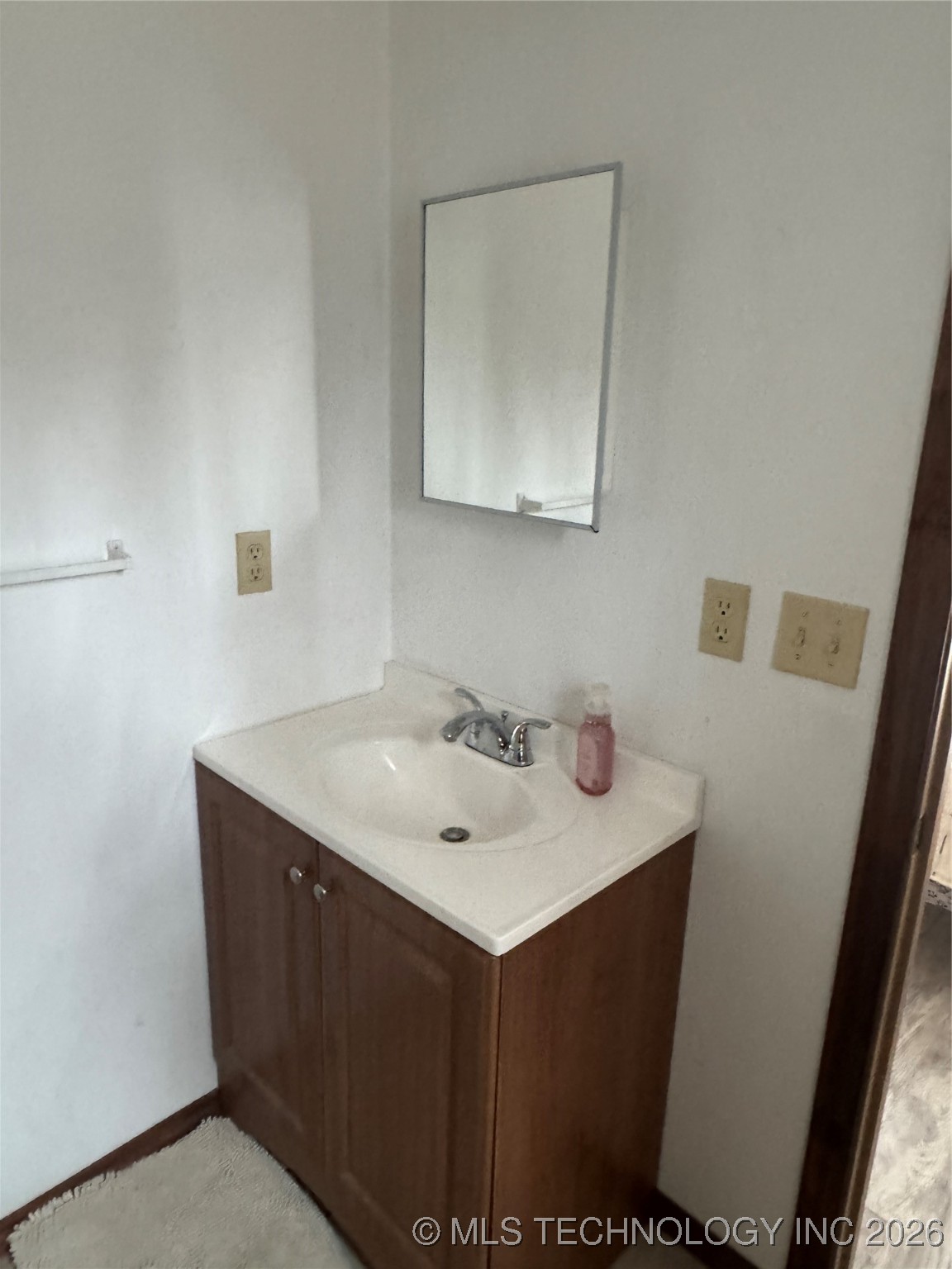 111 Hickory Cartwright OK 74731