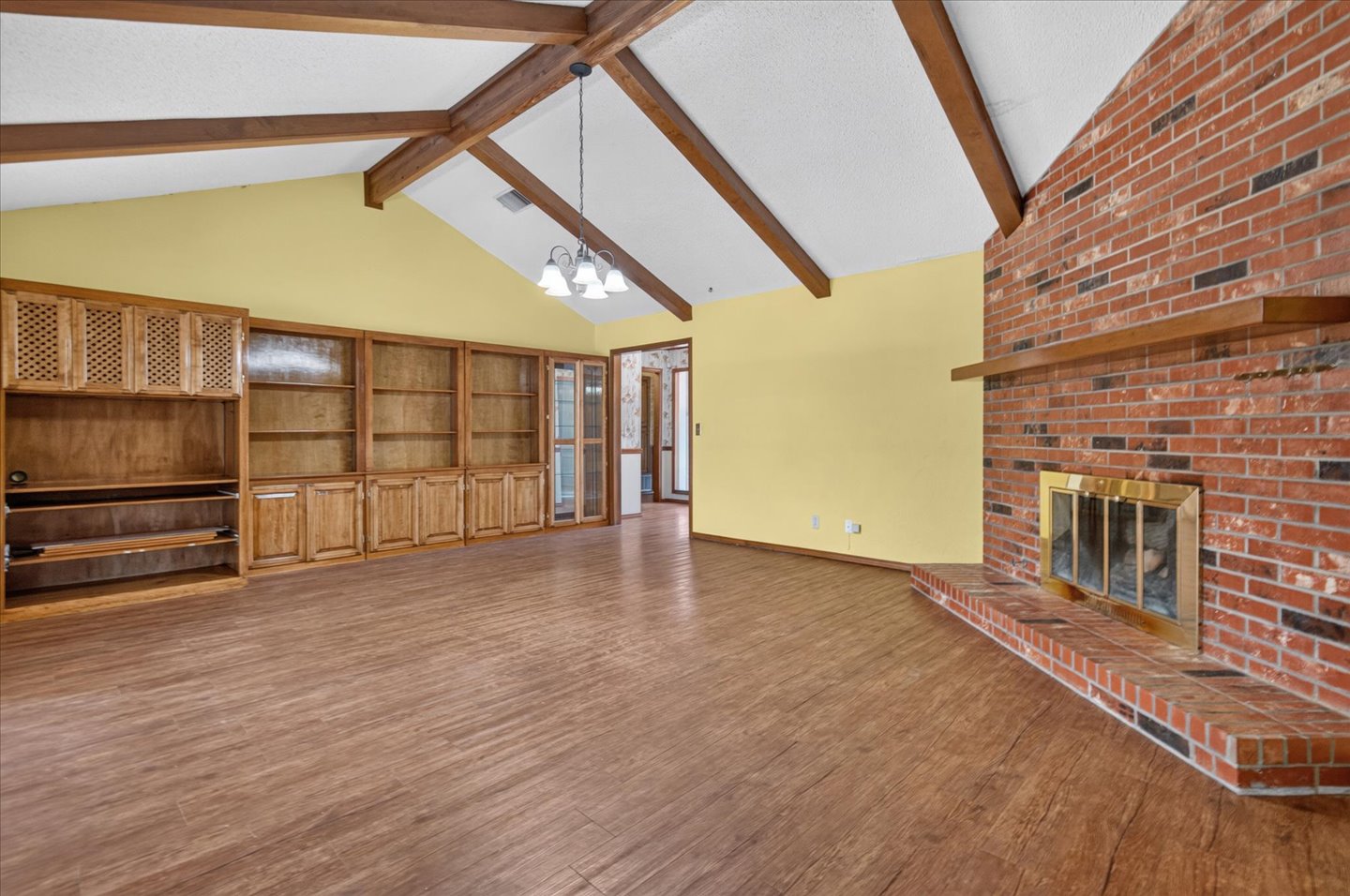 1913 Rolling Hills Drive Bartlesville OK 74006