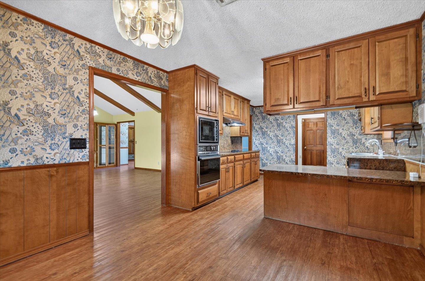 1913 Rolling Hills Drive Bartlesville OK 74006