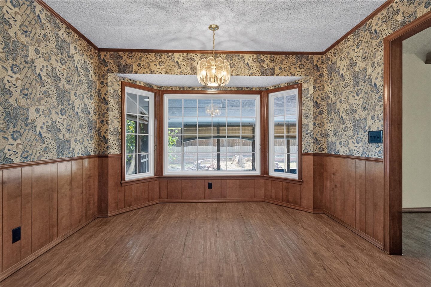 1913 Rolling Hills Drive Bartlesville OK 74006