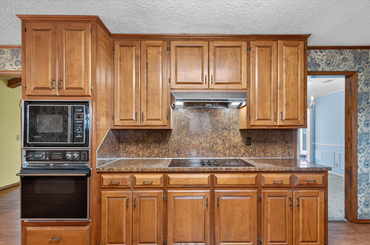 1913 Rolling Hills Drive Bartlesville OK 74006