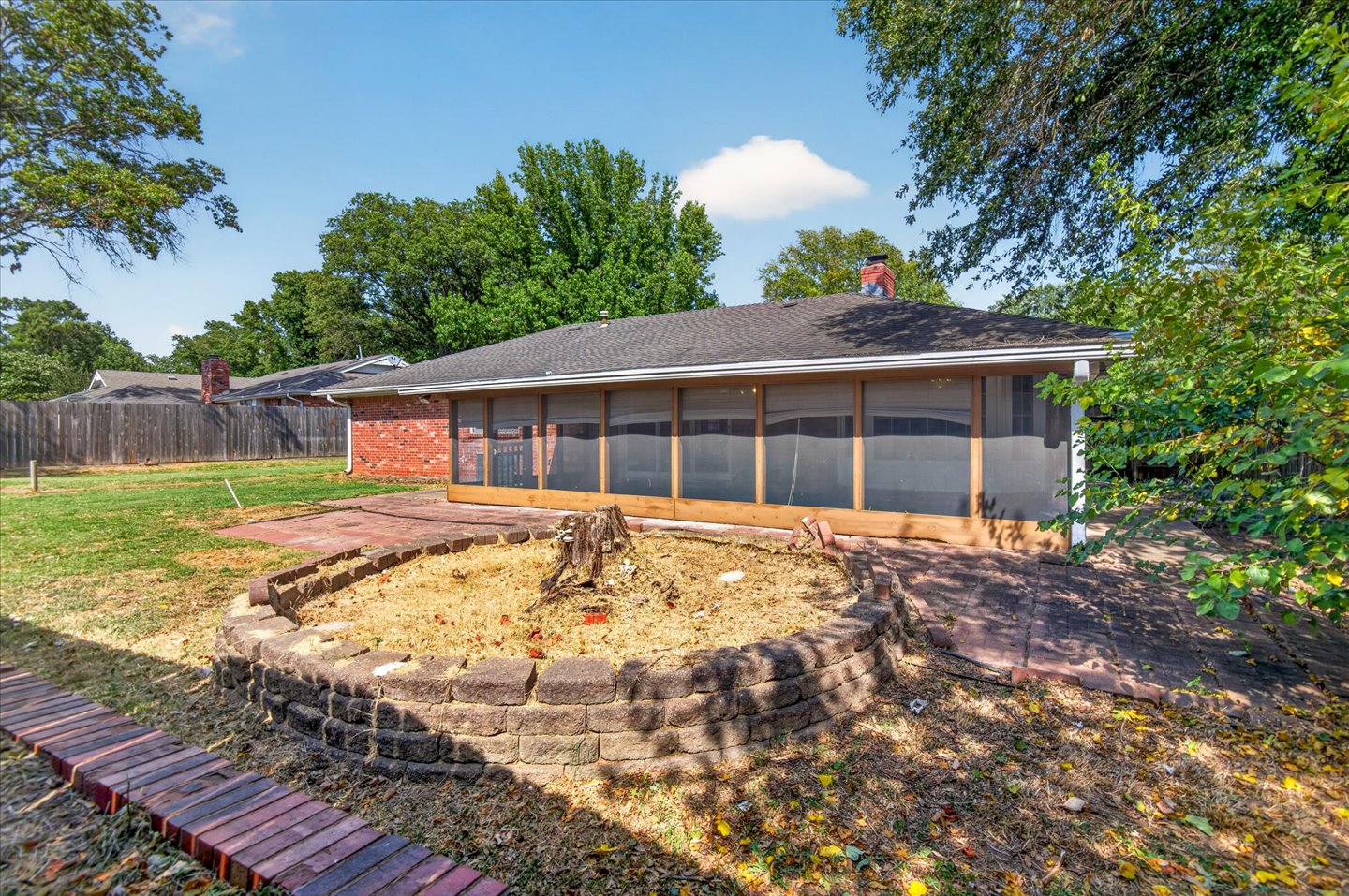 1913 Rolling Hills Drive Bartlesville OK 74006