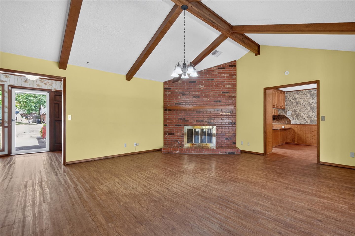 1913 Rolling Hills Drive Bartlesville OK 74006