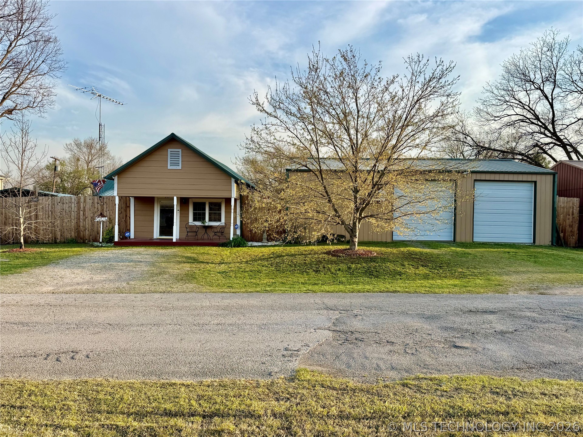 207 E Smith Street Henryetta OK 74437