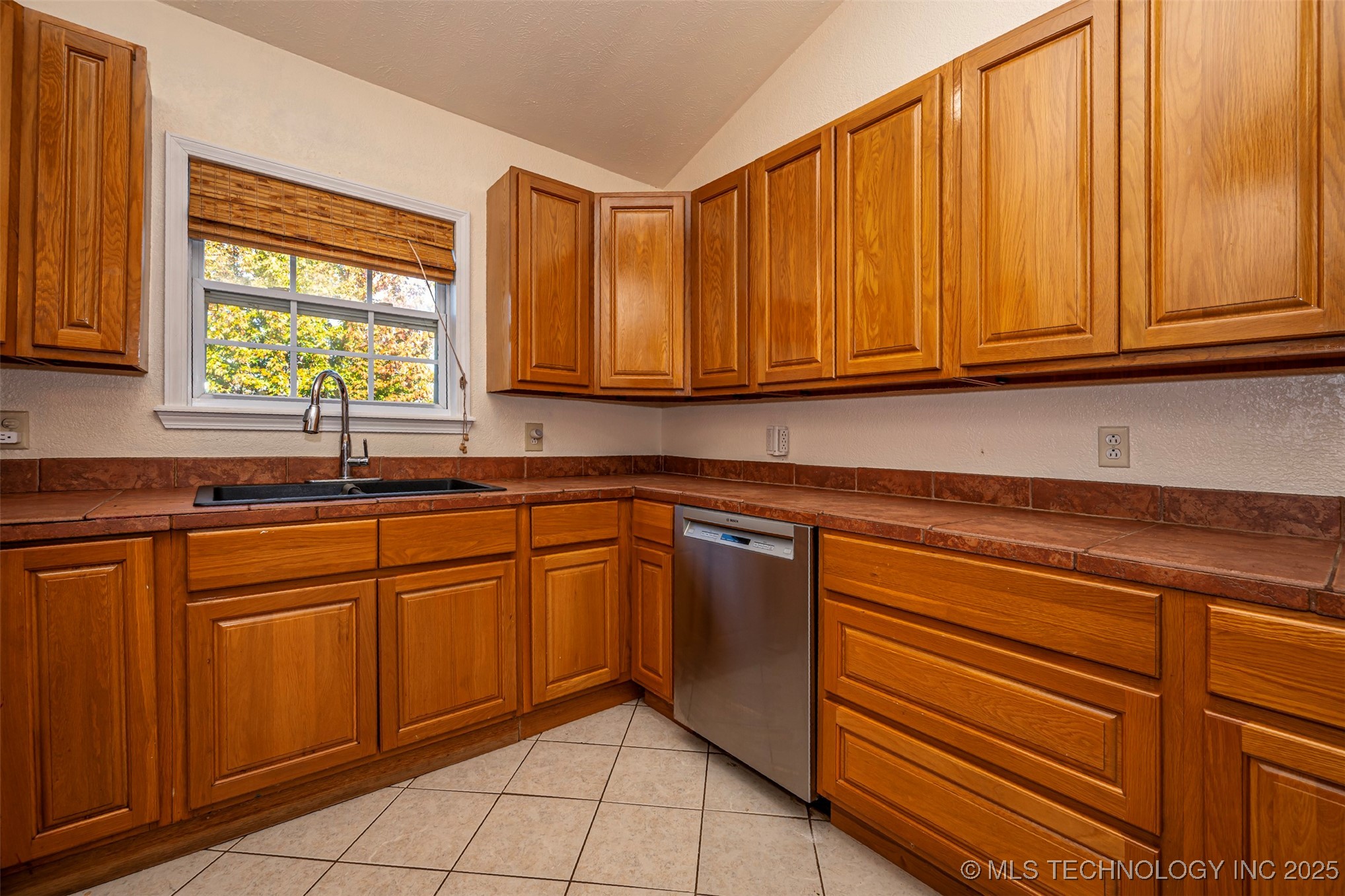 5472 S Highway 377 Kingston OK 73439