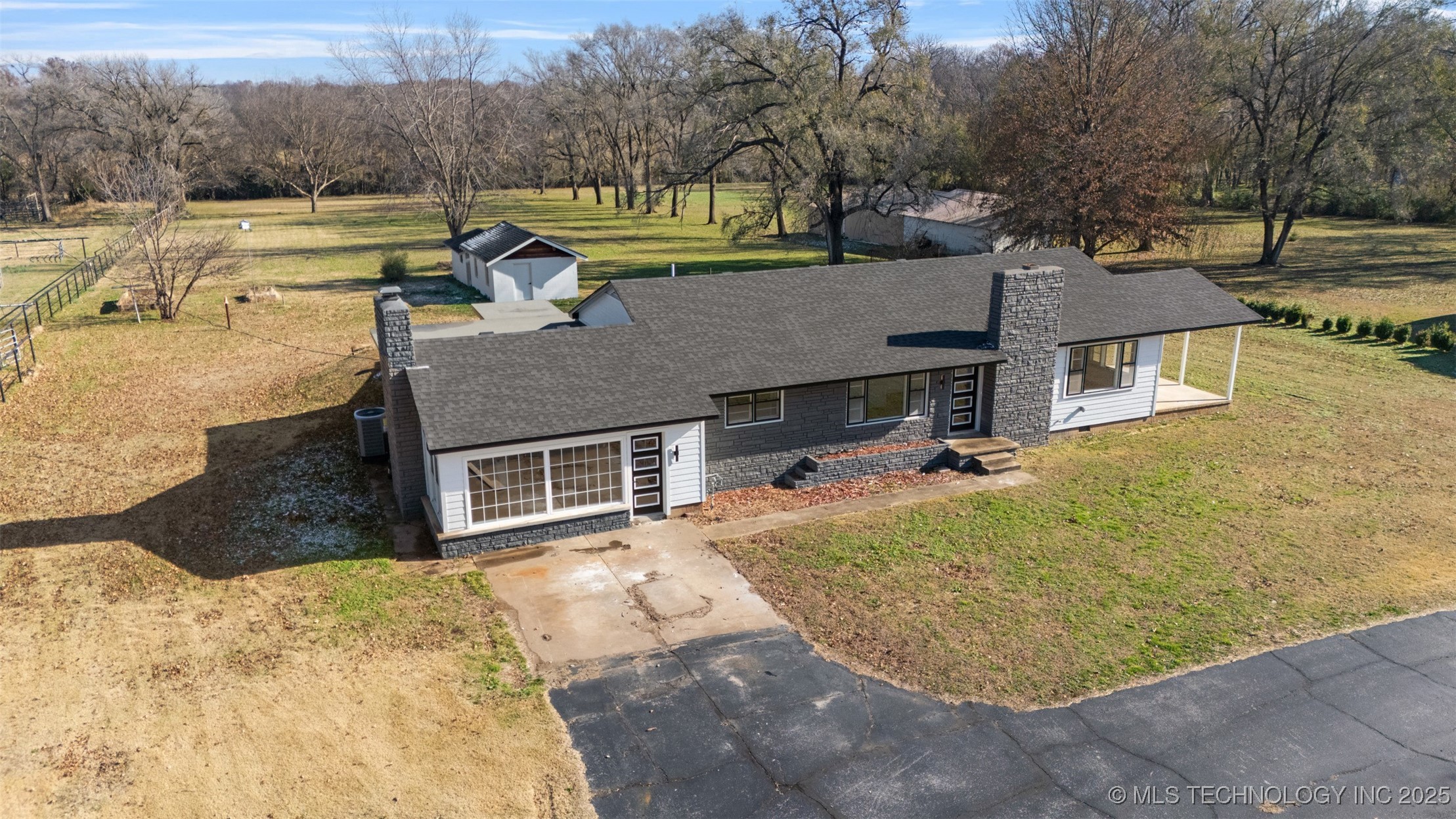 1505 East Street SW Miami OK 74354
