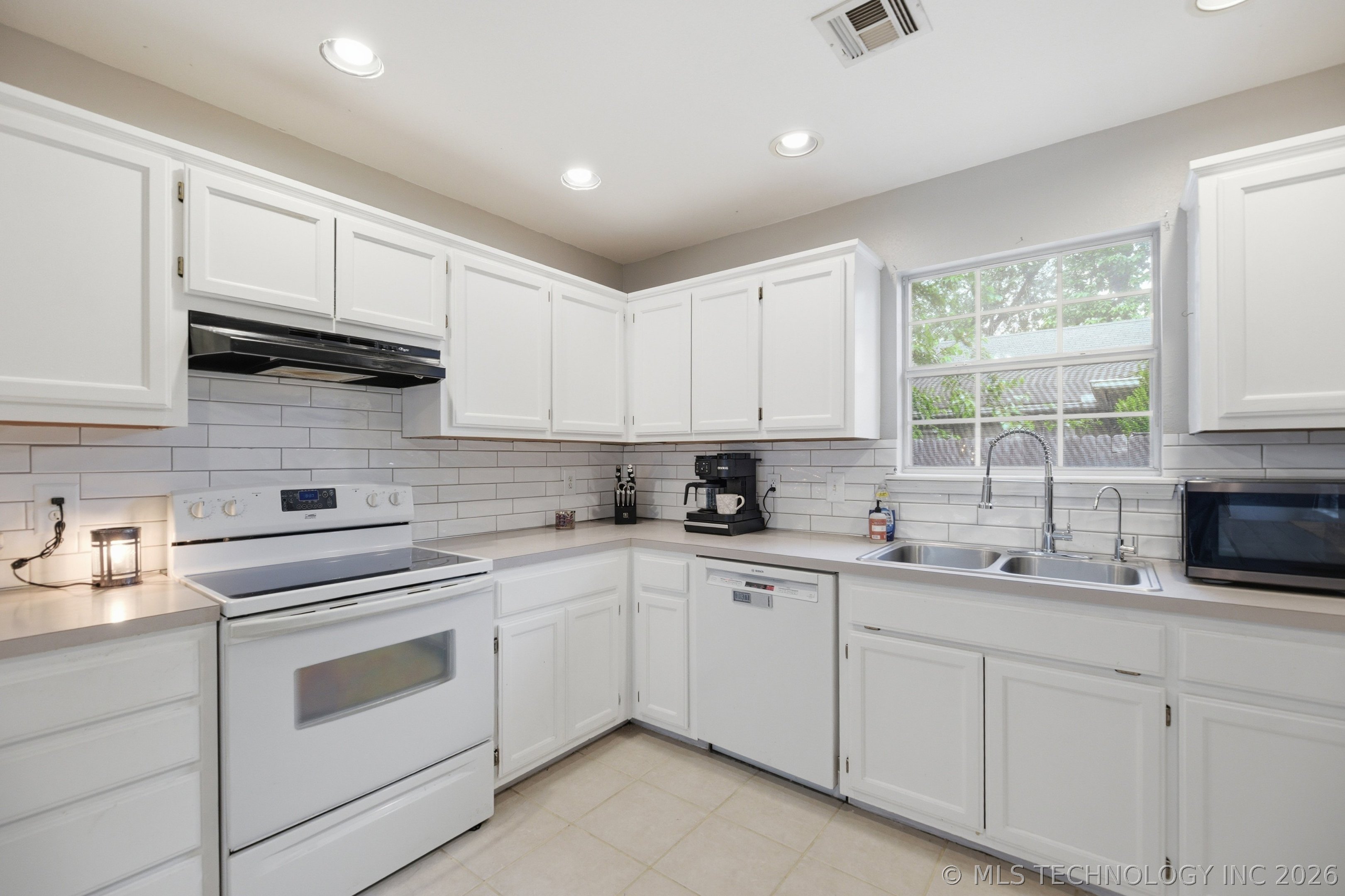 316 W Sycamore Street Coweta OK 74429