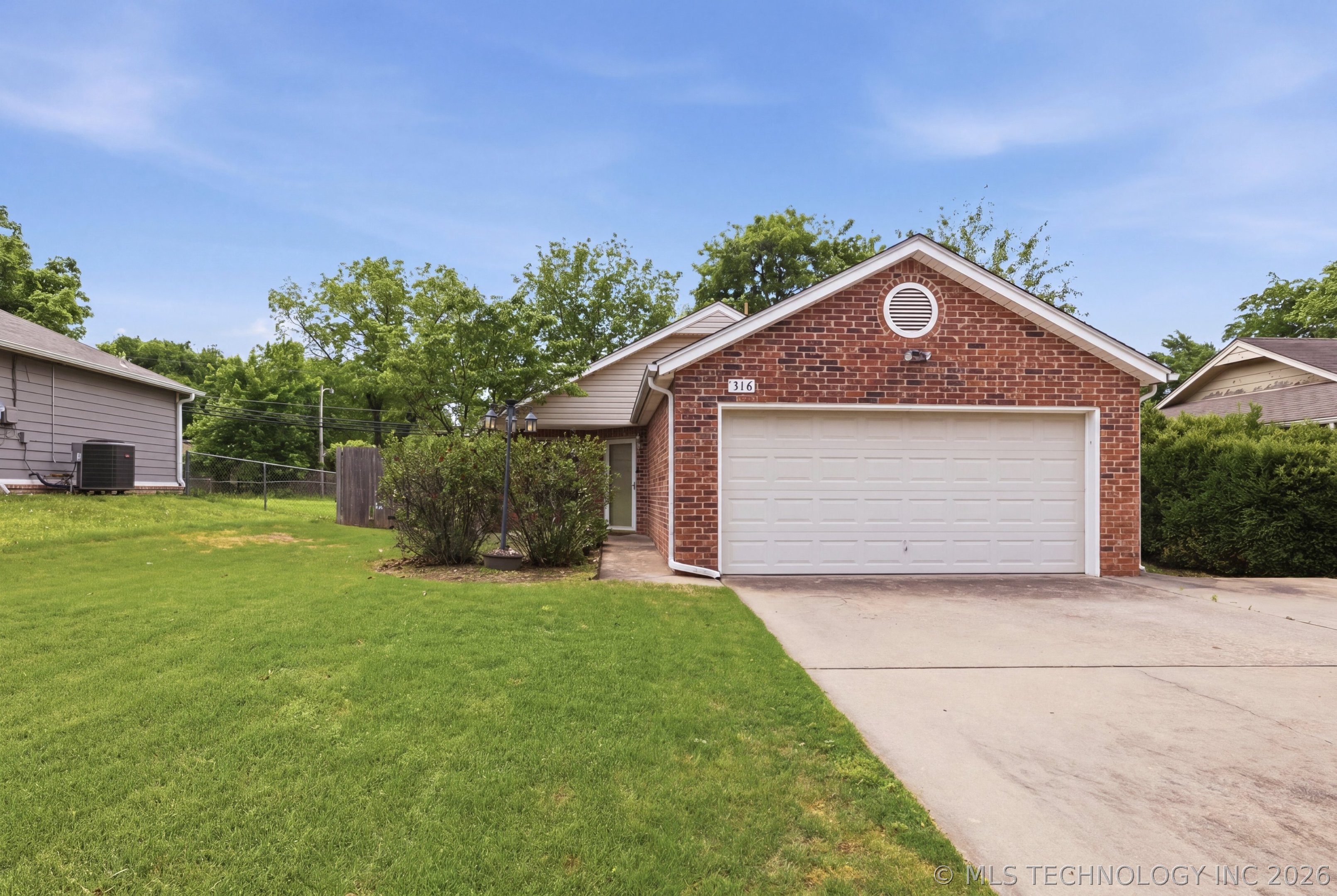 316 W Sycamore Street Coweta OK 74429