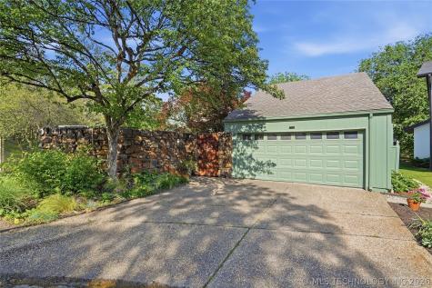 3733 E 64th Place Tulsa OK 74136