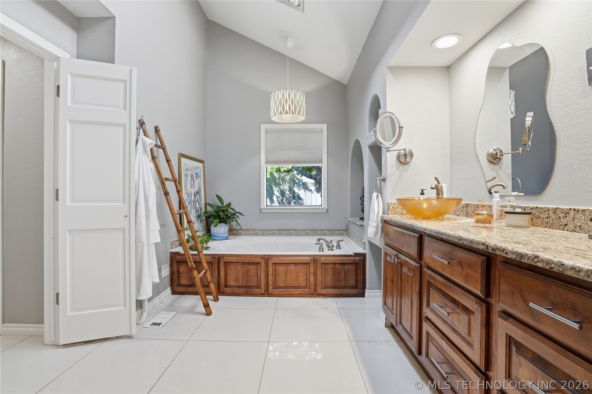 3733 E 64th Place Tulsa OK 74136