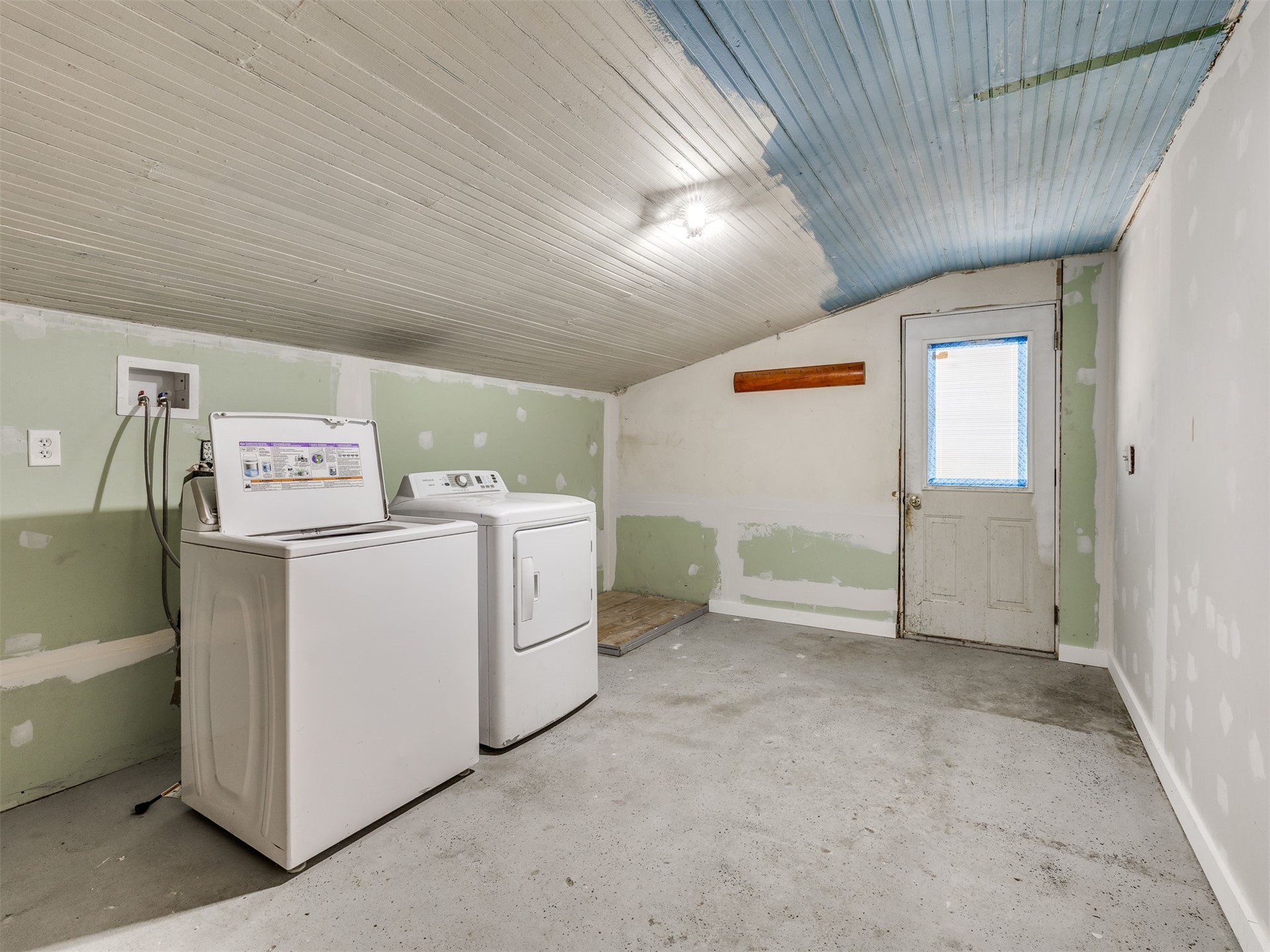 9711 Us Highway 60 Road Nowata OK 74048