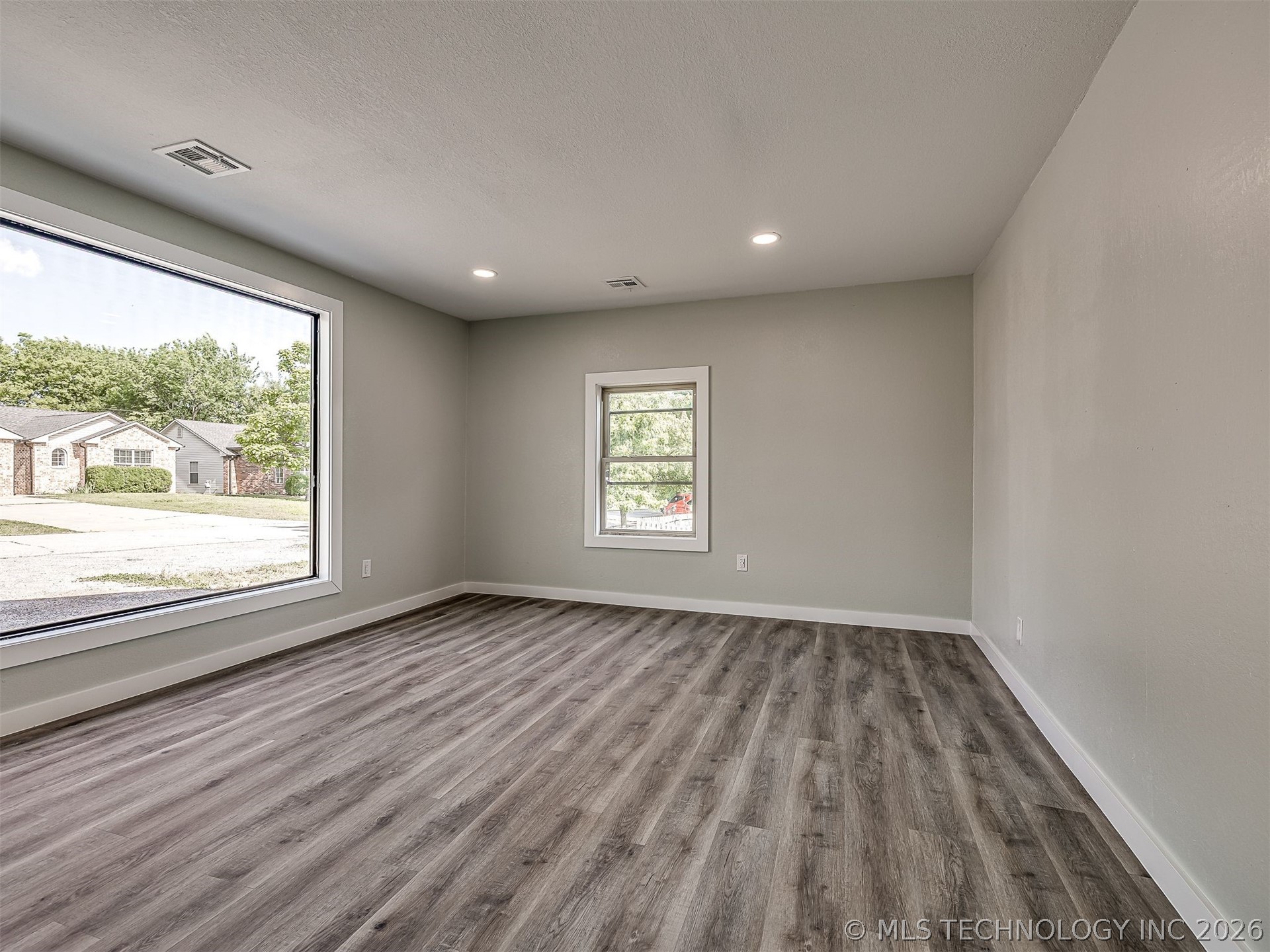 5823 S 31st Westavenue Tulsa OK 74107