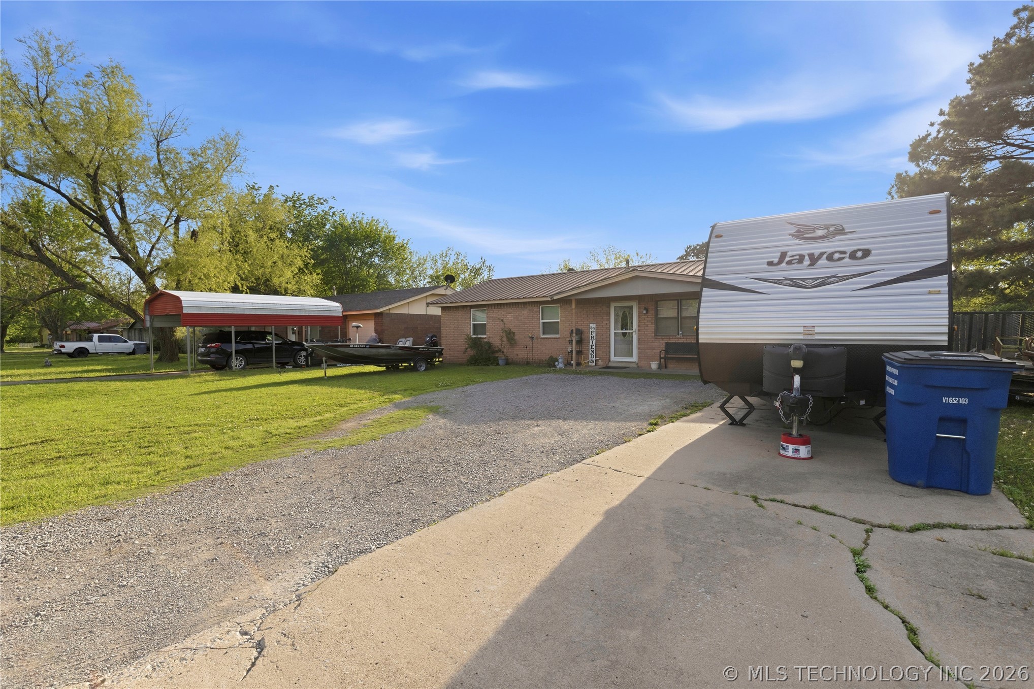 902 S Lincoln Avenue Wagoner OK 74467