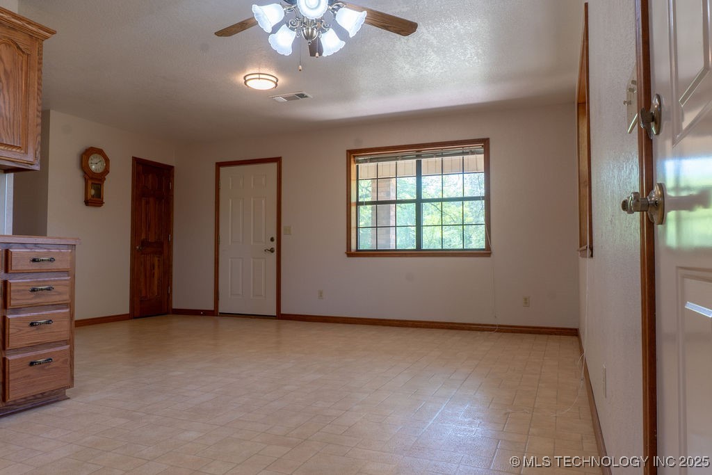 2703 E 2010 Road Hugo OK 74743