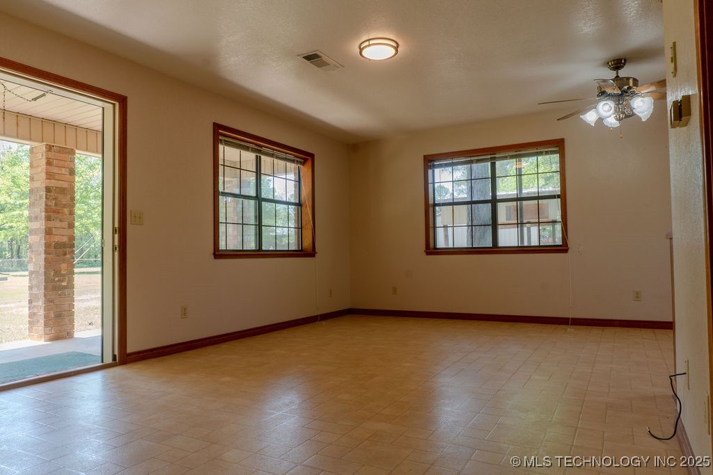 2703 E 2010 Road Hugo OK 74743