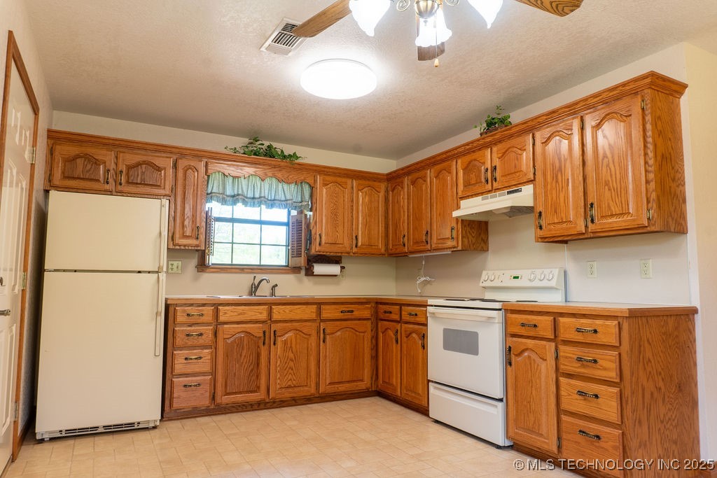 2703 E 2010 Road Hugo OK 74743