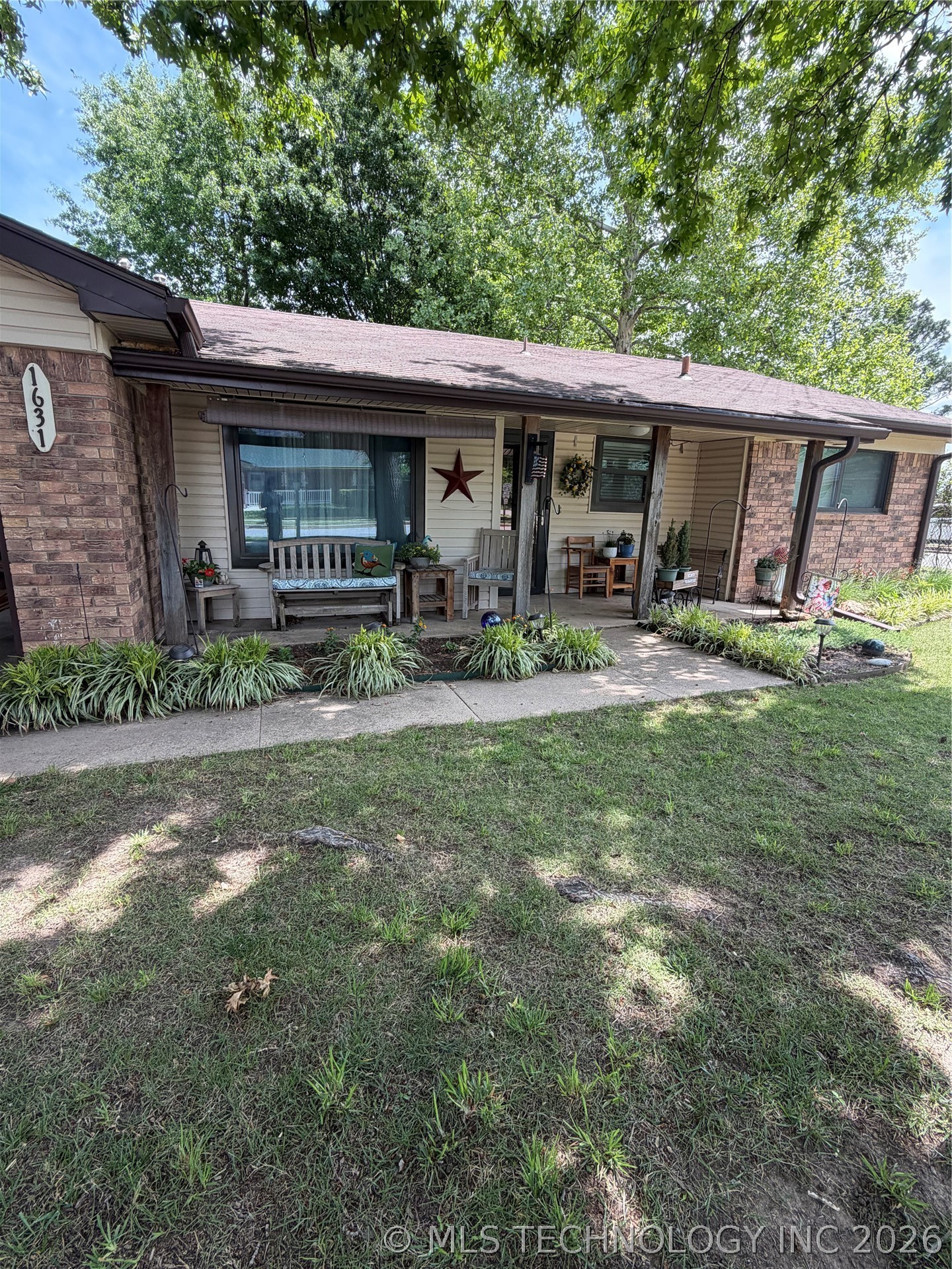 1631 S 1st Place Broken Arrow OK 74012