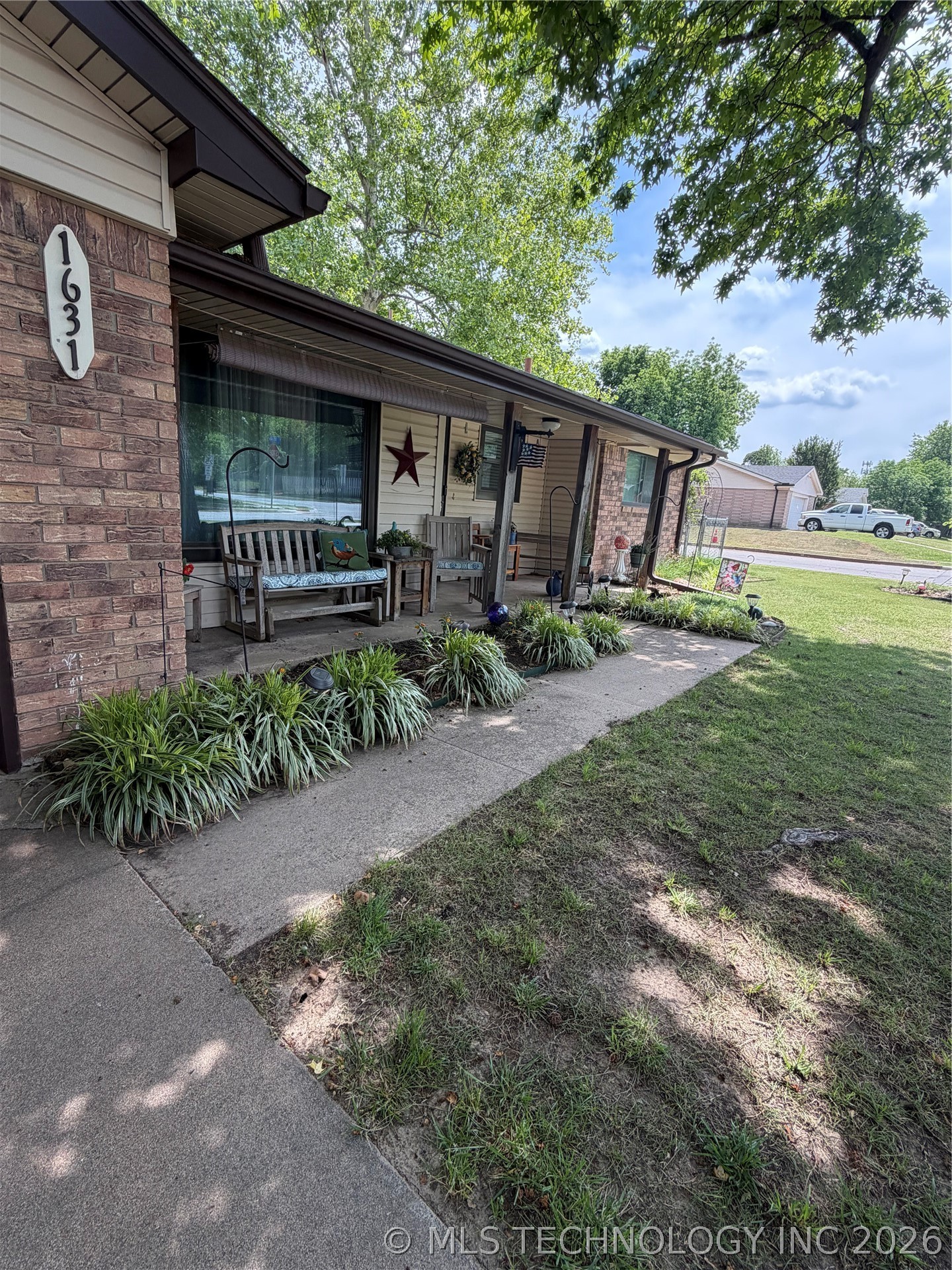 1631 S 1st Place Broken Arrow OK 74012