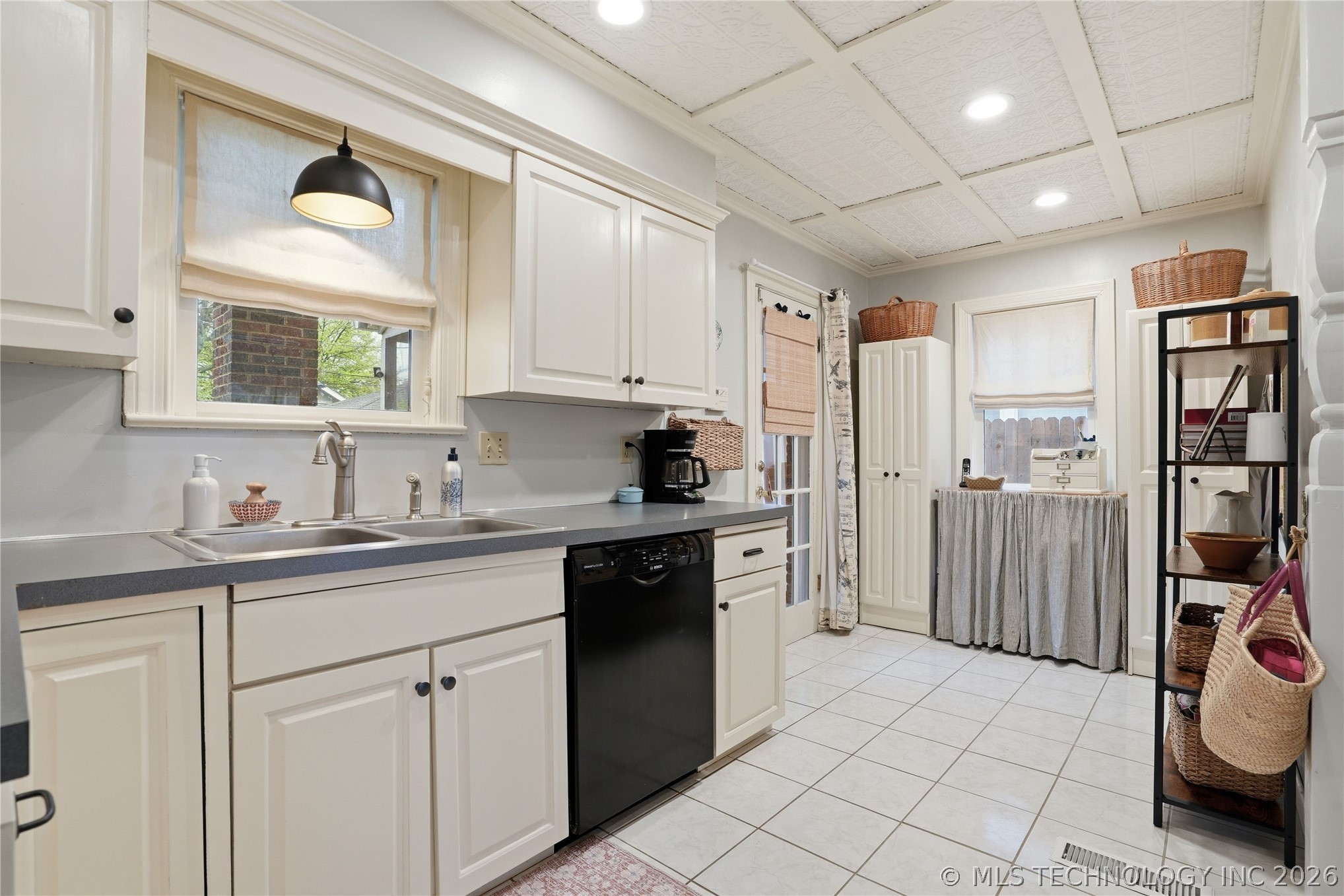 1612 S Newport Avenue Tulsa OK 74120
