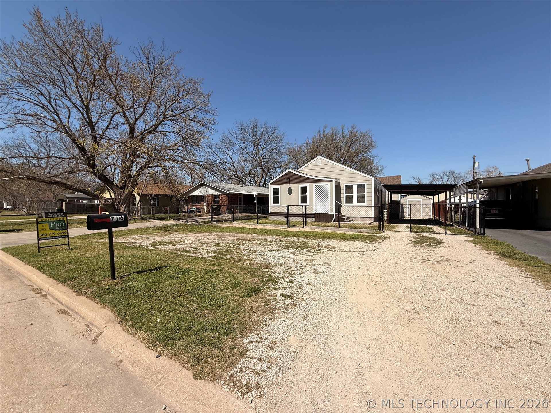 716 W 12th Street Ada OK 74820