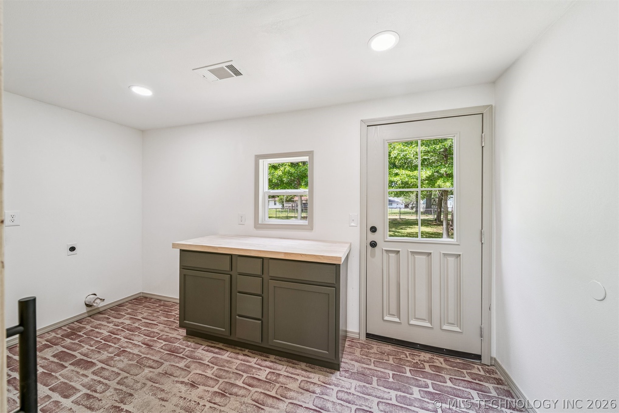 218 S Whitaker Street Pryor OK 74361