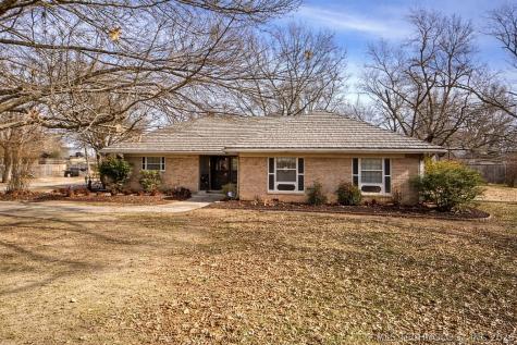 810 S Wood Avenue Hominy OK 74035