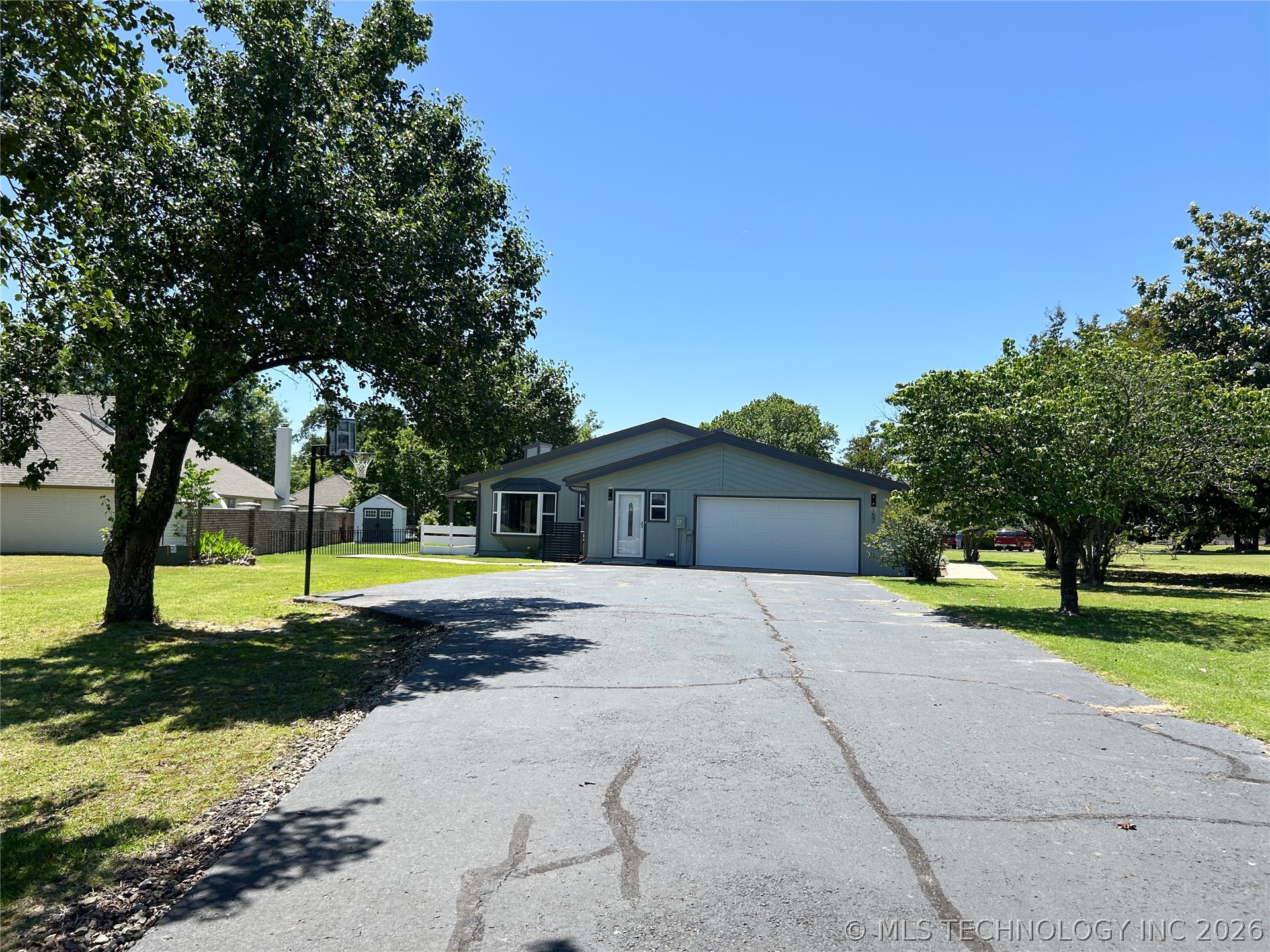 157 N Spinnaker Run Stigler OK 74462