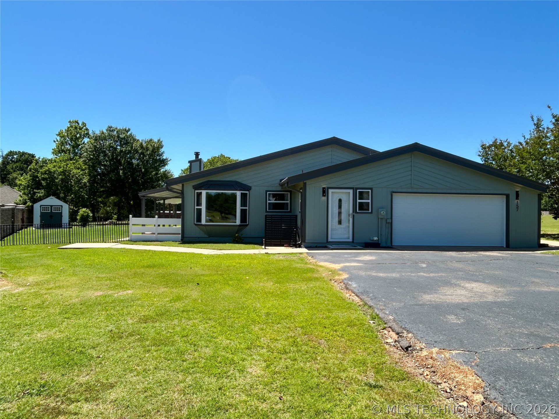 157 N Spinnaker Run Stigler OK 74462